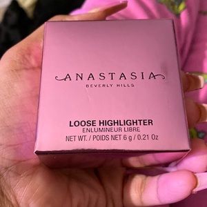Anastasia Beverly Hills Loose Highlighter in Peach Fizz